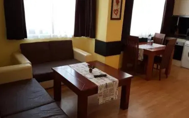 Yana Apartments