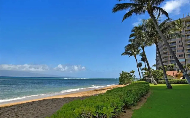 Valley Isle 809 by RedAwning