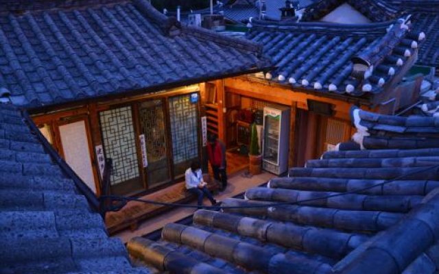 PinetreeView Hanok Guesthouse