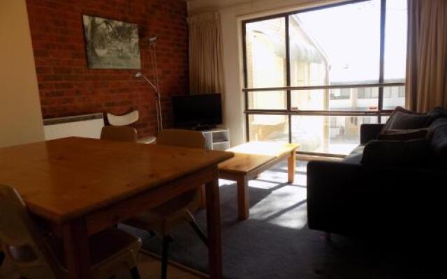 Kirwan Apartments 27