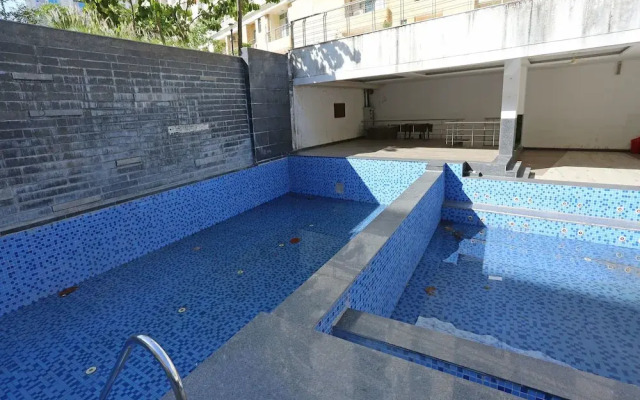 Capital O 13727 Hotel Aarogyam Suites