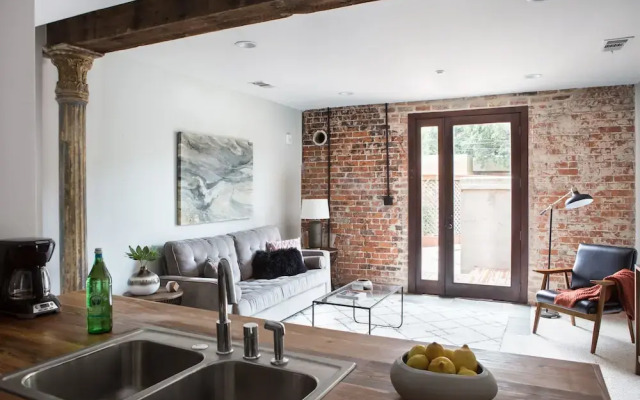 Grand Irish Channel Suites by Sonder