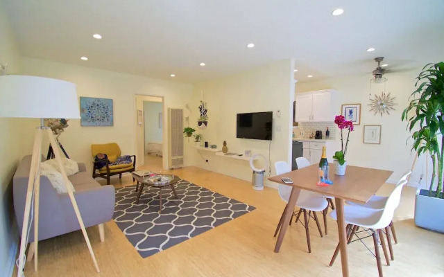 Quintessential Venice Beach Condo