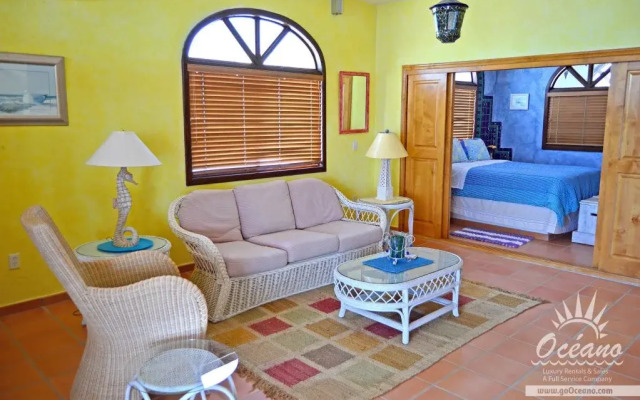 Vistas de Las Olas West by RedAwning