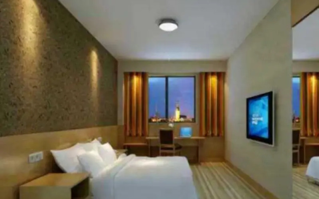 IU Hotel Chengdu Xinfan Furniture Garden Branch