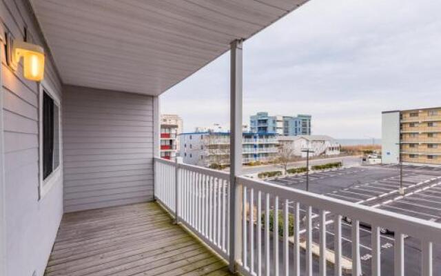 Tiffanie By The Sea 219D