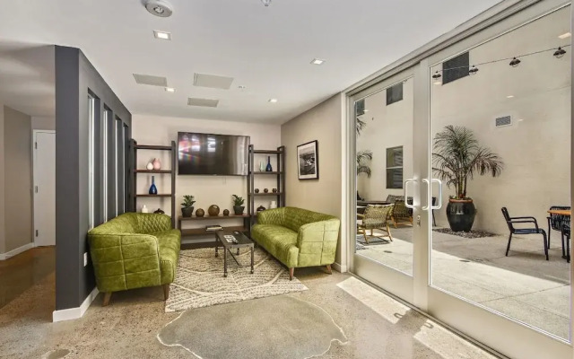 Luxurious HomeTel by Hosteeva