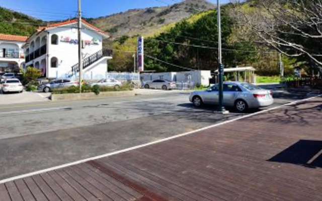 Geoje White Wing Pension