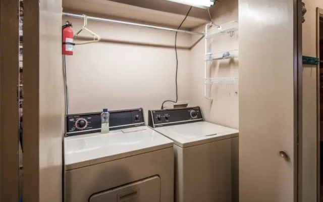 103 Wb - 2 Br townhouse by RedAwning