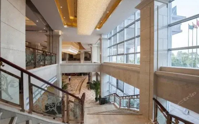 Huayin International Hotel