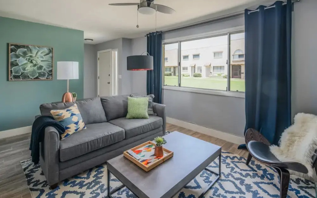 Modern 3BR With Pool Near Old Town by WanderJaunt