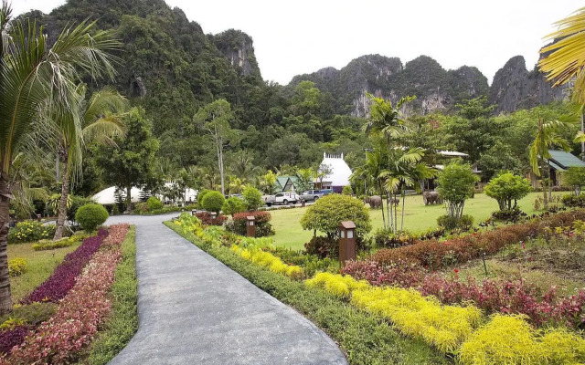Krabi Beachfront Resort Deluxe Suite
