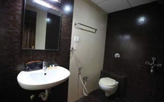 Zo Rooms Majestic Railway Station