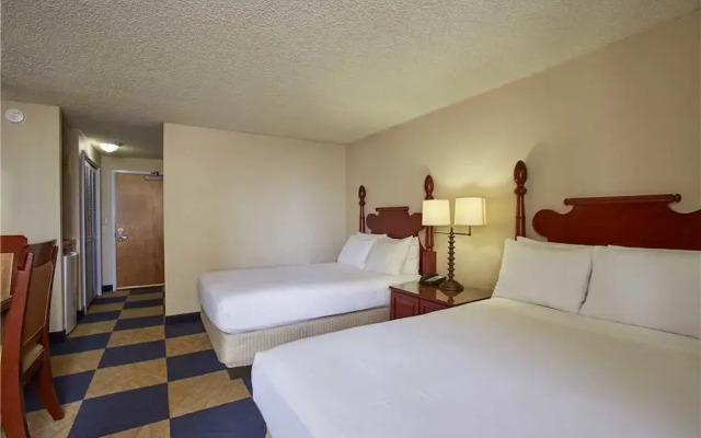 Ewa Hotel Waikiki #510 - Studio Condo