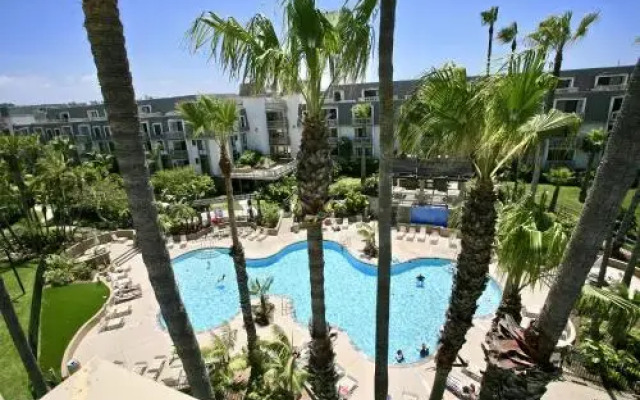 Seascape Stay by RedAwning