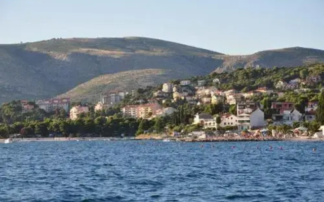 Apartments Put Garbine