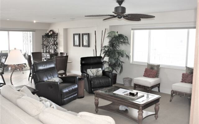 Jamaica Royale 502 - 2 Br Condo