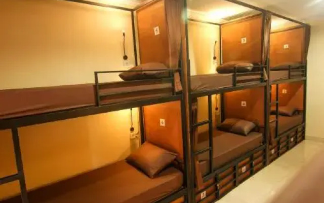 Kayuni Hostel