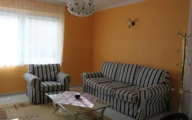 Orwa apartmanok - Cédrus köz