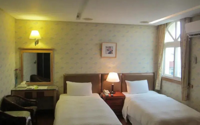 Chien Li Fu Hotel