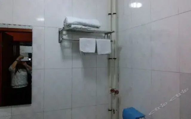 Luo Chuan Guo Hao Business Inn