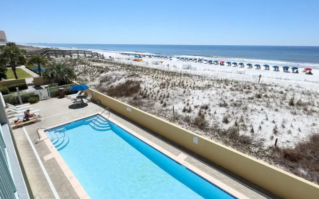 Pelican Isle 215 by RedAwning