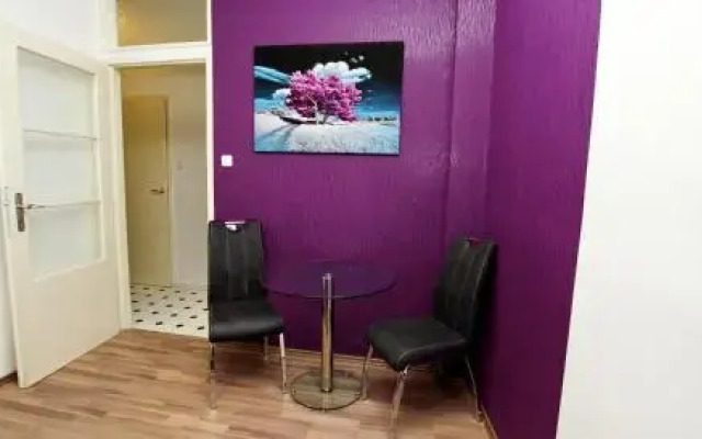 City Center Apartment For 7 People Walking Distance To Old Town By Easybnb