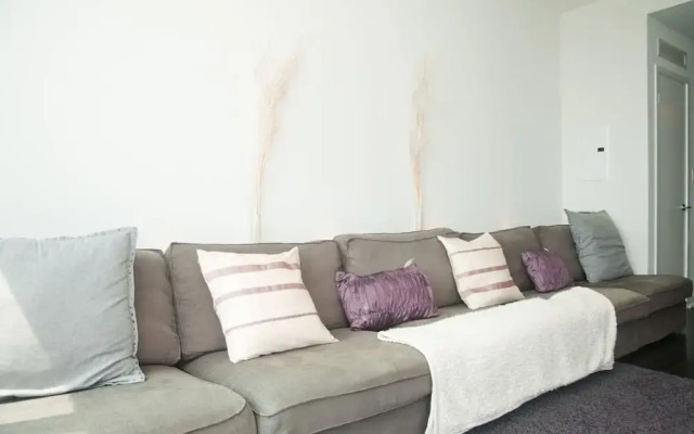 Sun Suites - Lakeview Suites offered by Short Term Stays