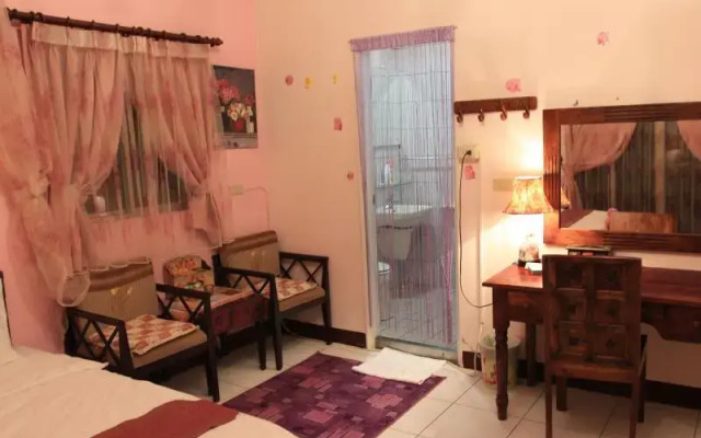 Home Here B & B