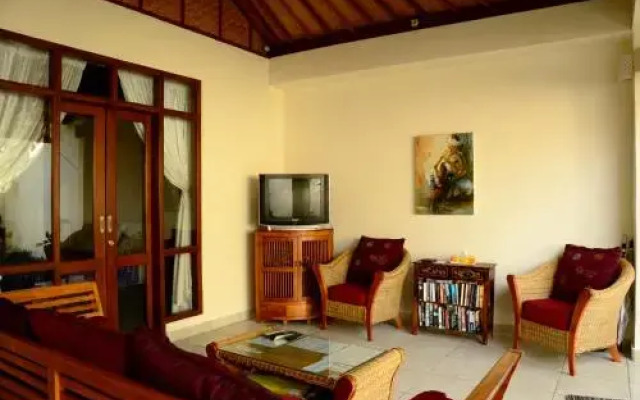 Villa Kembali