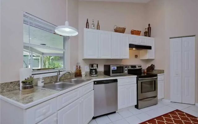 Palm Villa - Four Bedroom Home
