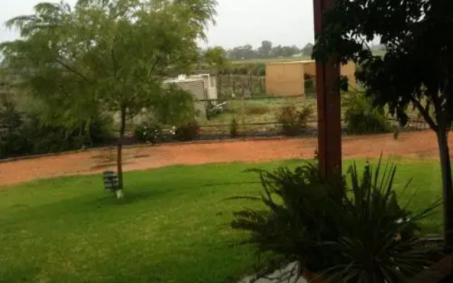 Riverland Holiday Cottage