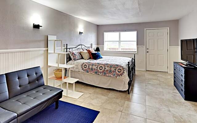 SeaBreeze 136 - 1 Br Condo