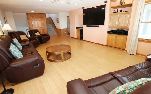 1 Atlantic Ocean Blue - 8 Br Home