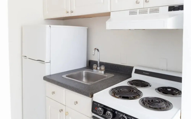 Modern Back Bay Suites by Sonder