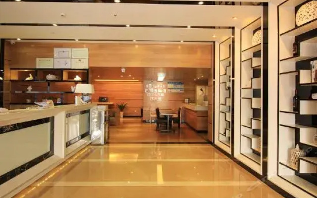 Lavande Hotels Zhuhai Gongbei Port Square Light Rail Terminal