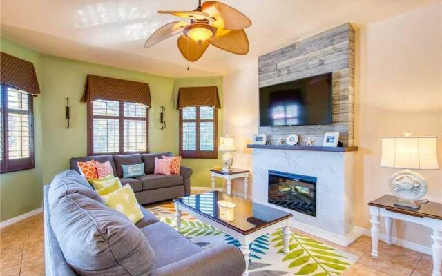 Splashing Dolphins - Three Bedroom Home