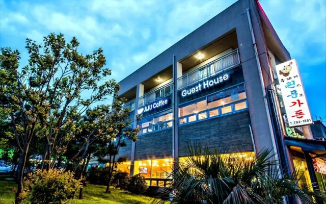 Aju Guesthouse (Ladies only)