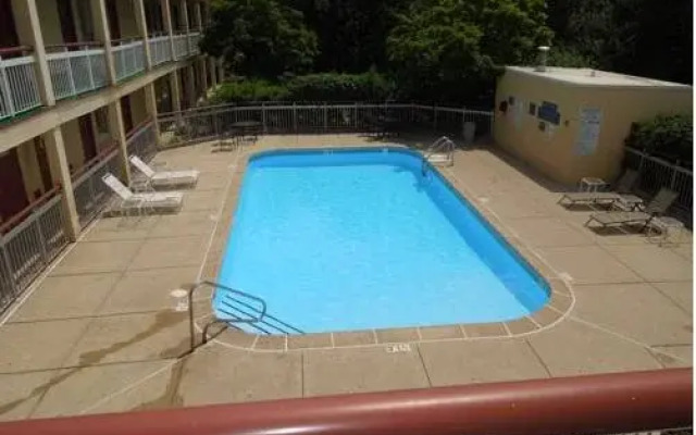 Magnuson Hotel Sharonville