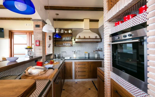 Luxury Villa with breathtaking Seaview, pool, BBQ