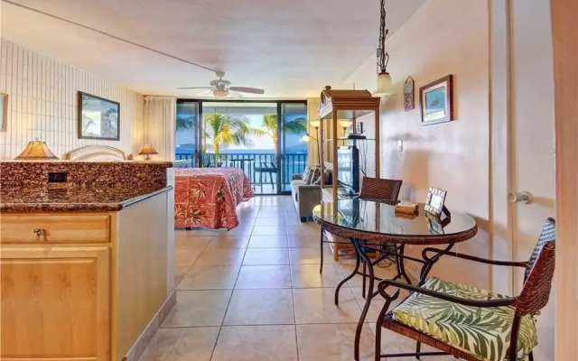 Lahaina Shores 321 by RedAwning