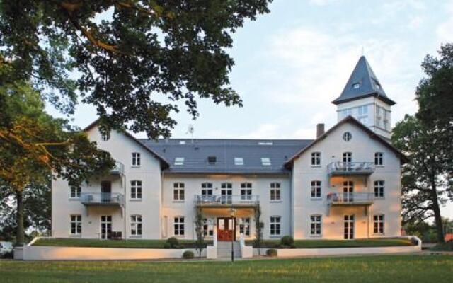 Schloss zu Hohen Niendorf - Ferienwohnung 13