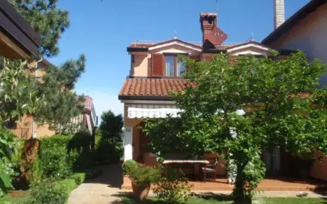 Apartment Mirna