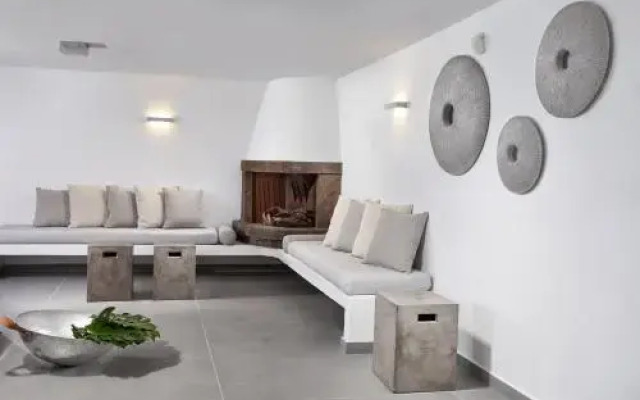 Akrotiri Private Residence
