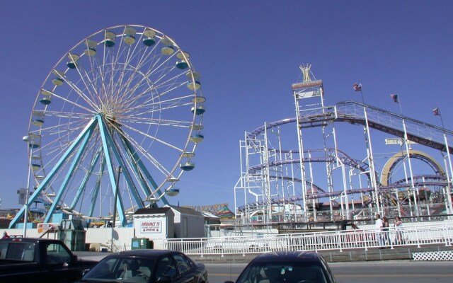 Seatime 303S 1 Bedroom Condo by RedAwning