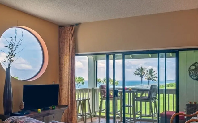 Kamahana 24 by RedAwning