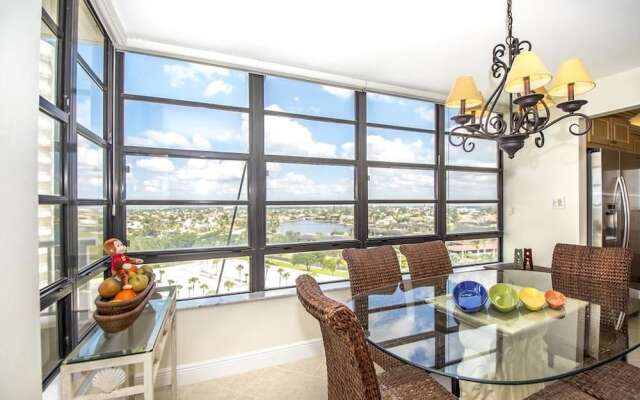 380 Seaview Ct. 2 Br Condo