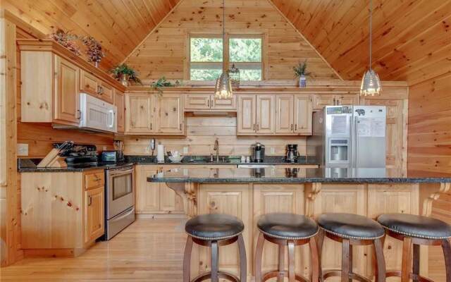 Chimney Top Overlook - Four Bedroom Cabin