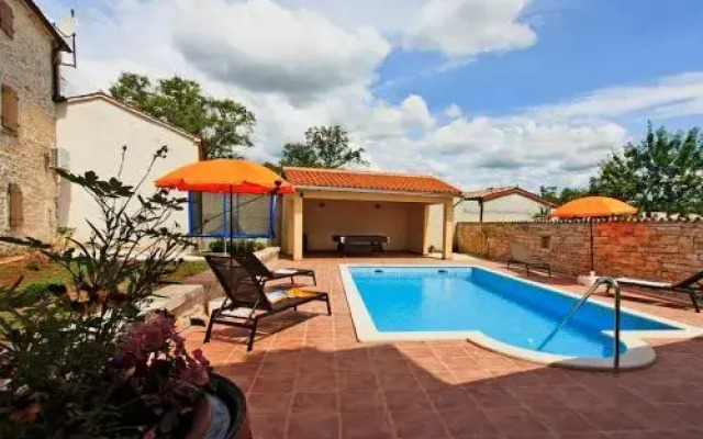 Villa Peresiji 81