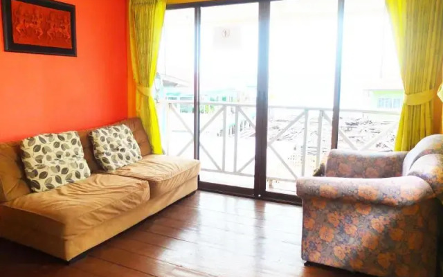 Baan Romruen Homestay